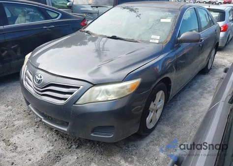 2010 Toyota Camry Le z USA, uszkodzony, nr VIN 4T1BF3EK0AU055959